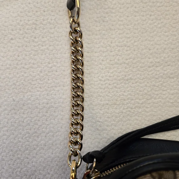 Gucci Marmont Beige and Black Crossbody Bag with Gold Logo - Picture 5 of 14